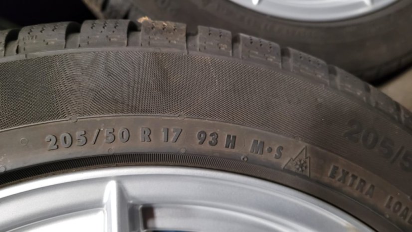 Zimní obutá sada Mercedes-Benz, disky 6,5x17 ET49 5x112x66,5 - pneu 205/50/17 93H CONTINENTAL ContiWinterContact TS830P