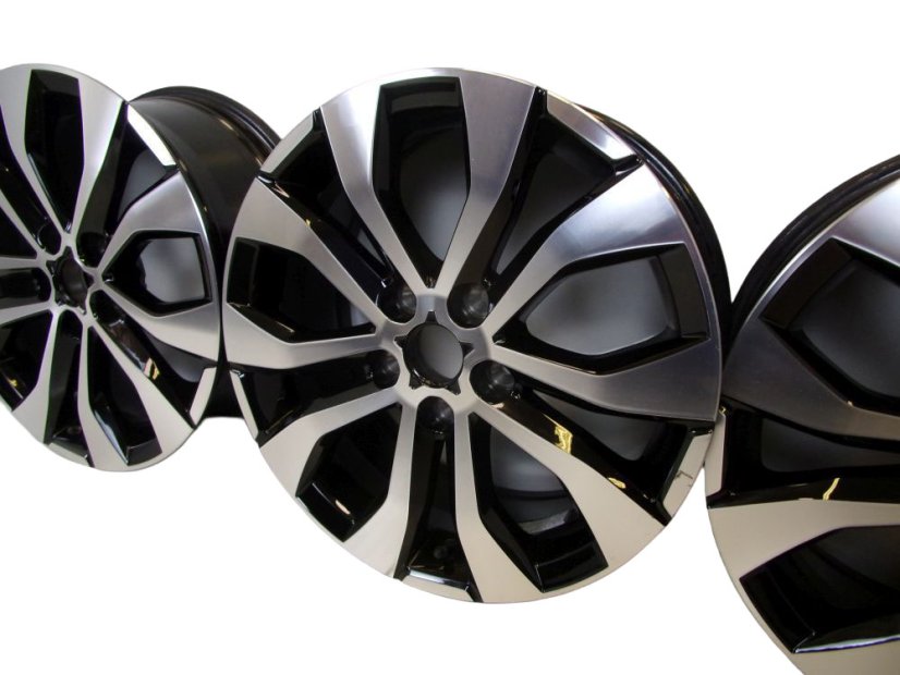 Renault 7x17 ET43 5x114,3x66, model Vereste 403000483R