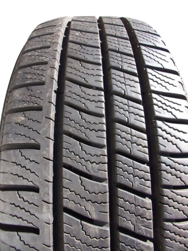 Zimní nákladní pneumatika 215/65/15C 104/102T GOODYEAR Cargo Vector