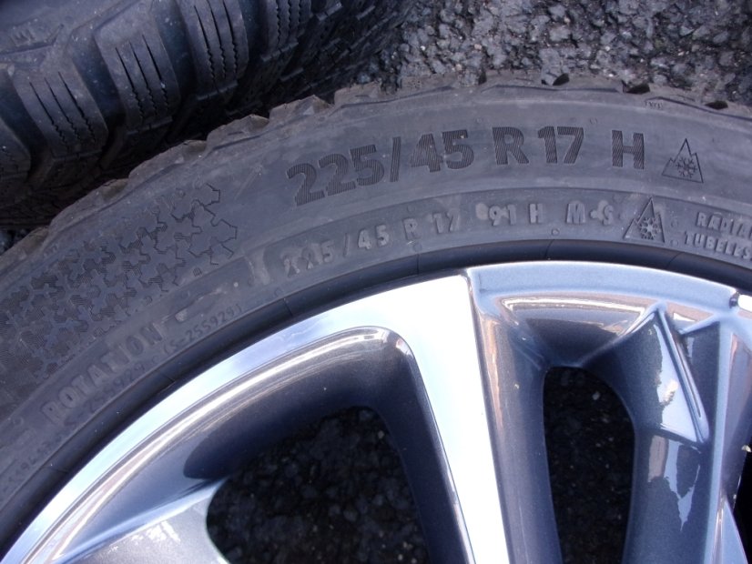 Winter set of original Hyundai alloy wheels 7x17 ET53 5x114.3x67 - tires 225/45/17 91H CONTINENTAL WinterContact TS870