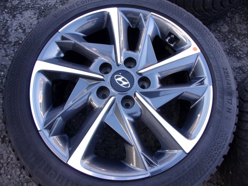 Winter set of original Hyundai alloy wheels 7x17 ET53 5x114.3x67 - tires 225/45/17 91H CONTINENTAL WinterContact TS870