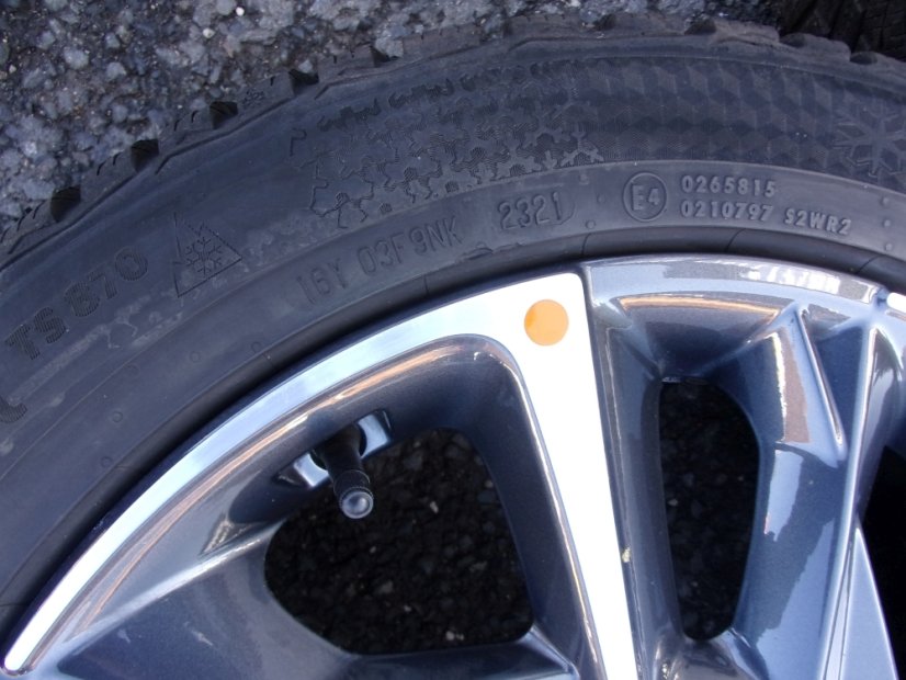 Winter set of original Hyundai alloy wheels 7x17 ET53 5x114.3x67 - tires 225/45/17 91H CONTINENTAL WinterContact TS870