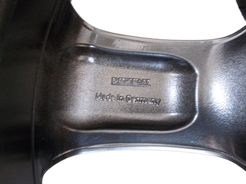 Letná obutá súprava Audi/Seat/Škoda/Volkswagen disky 7,5x18 ET35 5x100x57, pneu 225/40/18 92W TOMKET