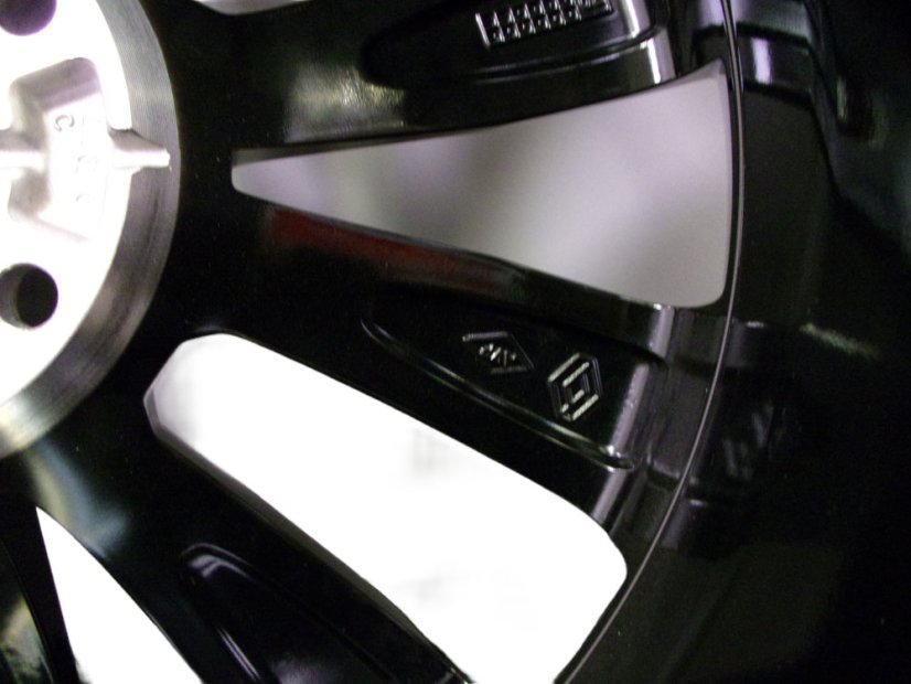 Letná obutá súprava Renault/Nissan, disky 7x19 ET32 5x114, 3x66, pneu 205/55/19 97V MICHELIN