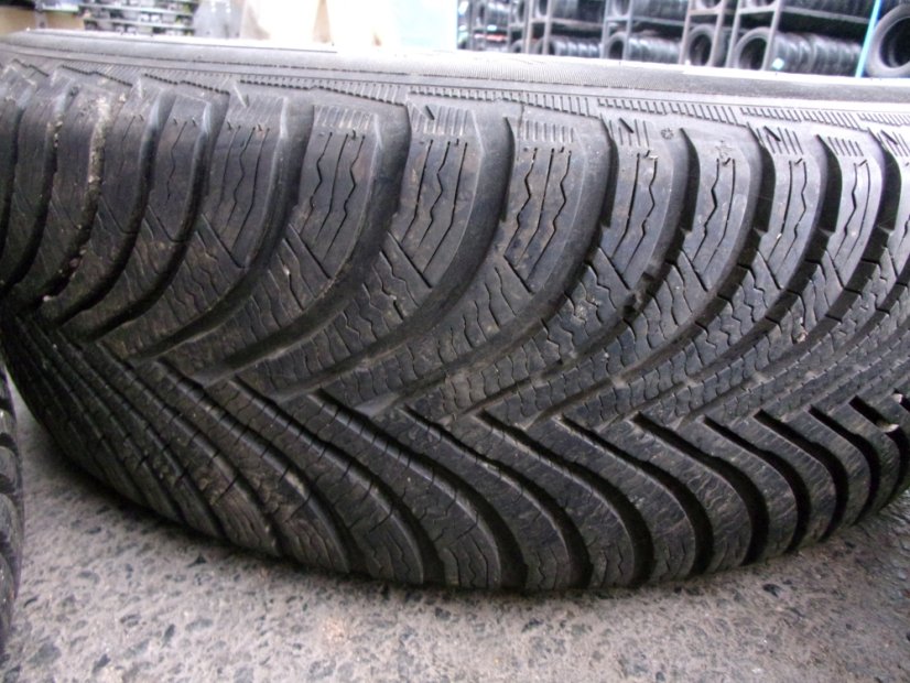 Winter tire set of Volkswagen, Seat, Skoda 6x16 ET43 5x112x57 5Q0601027 - 205/60/16 92H MICHELIN Alpin 5