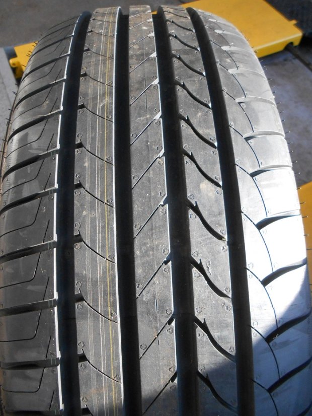 Summer tire 235/60/17 102V GOODYEAR EfficientGripn