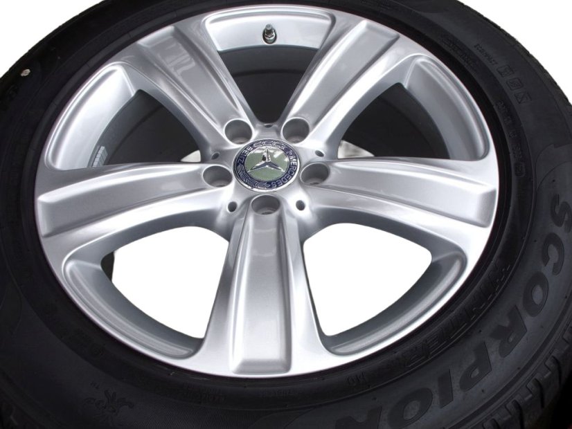 Zimná obutá sada Mercedes-Benz, disky 8x18 ET38 5x112x66,5, pneu 235/60/18 103H PIRELLI
