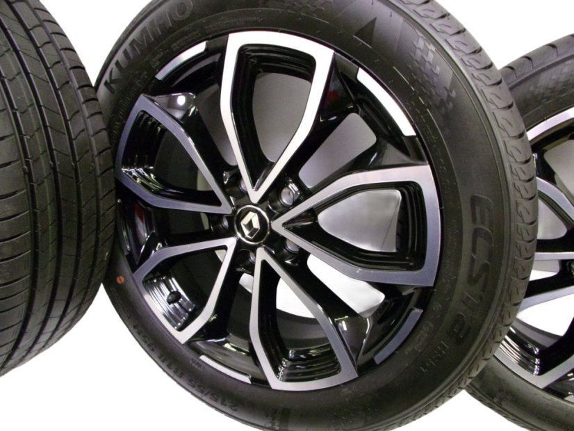 Summer tire set Renault, wheels 7x18 ET40 5x114.3x66, tires 215/55/18 95H KUMHO