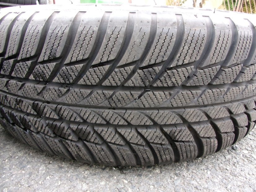 Winter tire set of steel wheels BMW 16590101, 7x16 ET31, 5x120x72.5 - 205/60/16 92H BRIDGESTONE Blizzak LM001 Runflatt