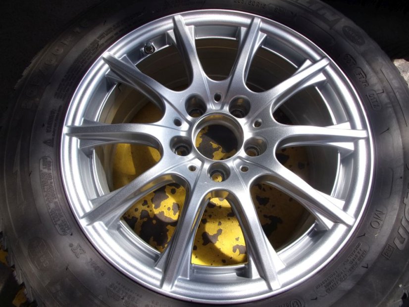 Zimná obutá sada Mercedes-Benz, disky 6,5x16 ET38 5x112x66,5, pneu 205/60/16 92H MICHELIN