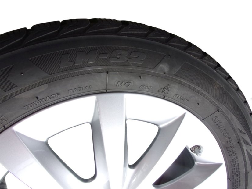 Winter tire set Mercedes-Benz 6.5x16 ET49 5x112x66.5 A2464010500 - 205/55/16 91H BRIDGESTONE Blizzak
