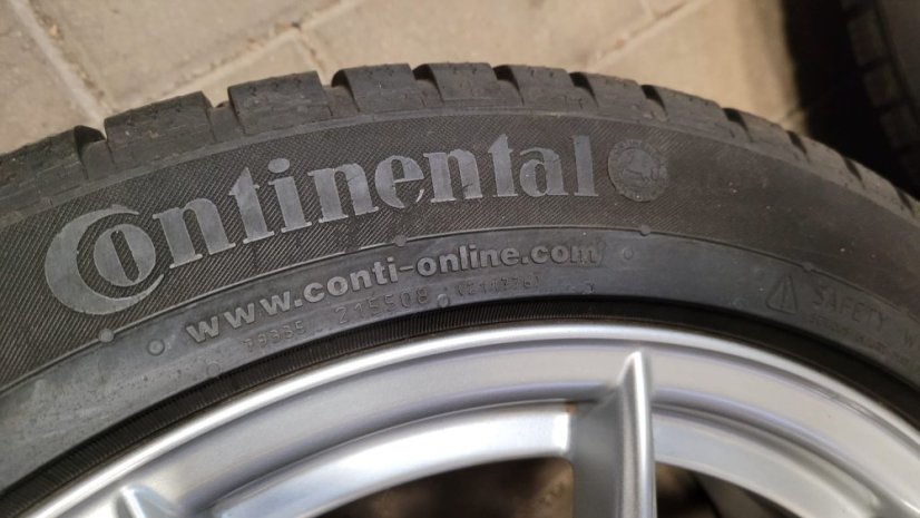 Zimní obutá sada Mercedes-Benz, disky 6,5x17 ET49 5x112x66,5 - pneu 205/50/17 93H CONTINENTAL ContiWinterContact TS830P