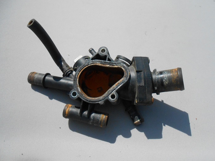 7700872078 Obal termostatu Renault Laguna I 1,8i, 2,0i