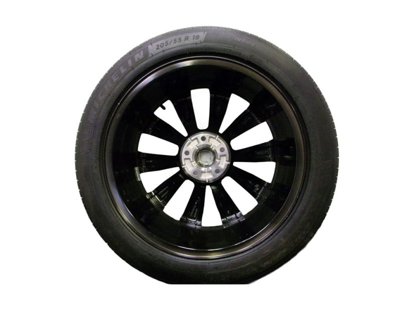 Letná obutá súprava Renault/Nissan, disky 7x19 ET32 5x114, 3x66, pneu 205/55/19 97V MICHELIN