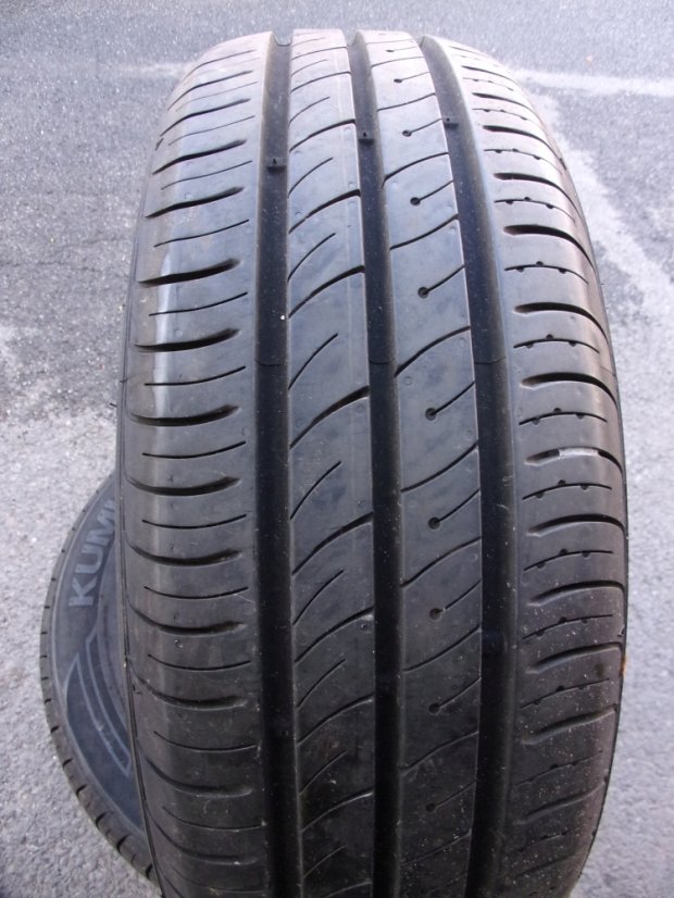 Summer tire 185/60/15 84H KUMHO Ecowing ES01