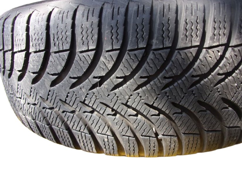 Zimná obutá sada Mercedes-Benz, disky 6,5x16 ET38 5x112x66,5, pneu 205/60/16 92H MICHELIN