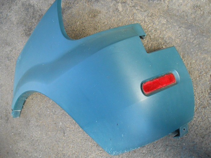 7700437659 Bal hátsó oldalsó műanyag Renault RX4 1999-2003