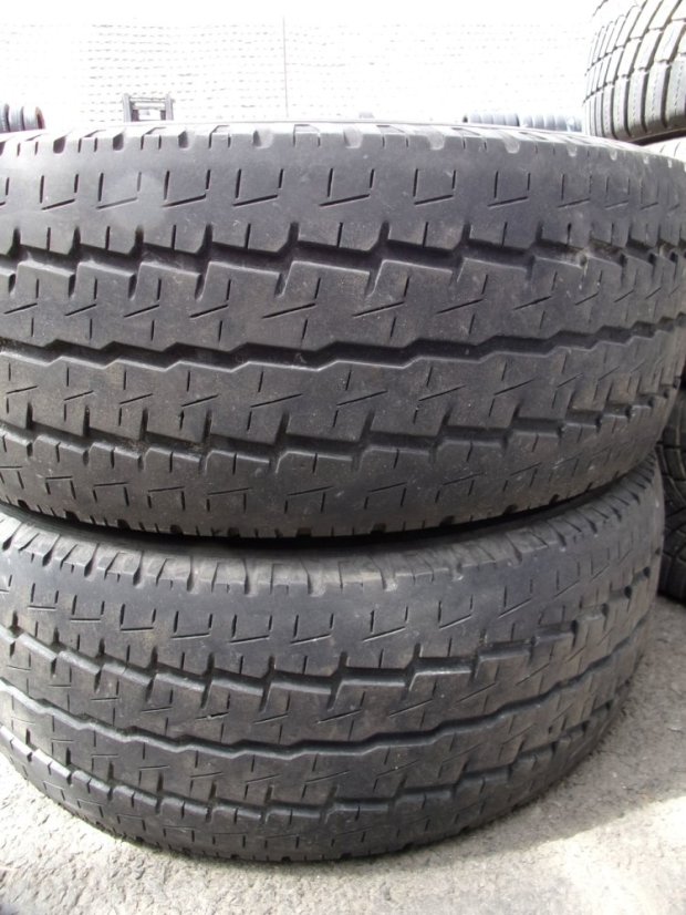 Summer truck tire 235/65/16C 115/113R TOYO H08