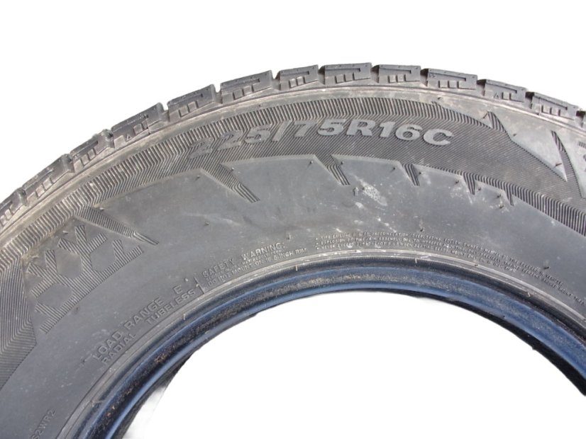 Winter truck tire 225/75/16C 121/120R NEXEN WinGuard WT1