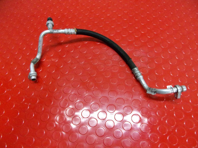 924901043R Air conditioning hose Renault Kangoo II 2013-, incl. pressure sensor