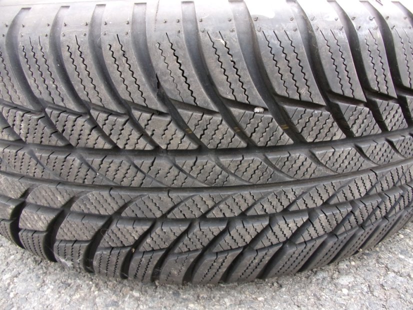Winter tire set of steel wheels BMW 16590101, 7x16 ET31, 5x120x72.5 - 205/60/16 92H BRIDGESTONE Blizzak LM001 Runflatt