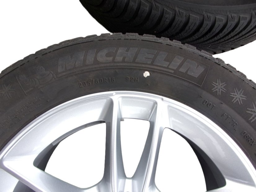 Winter tire set Mercedes-Benz 6.5x16 ET44, 5x112x66.5 A1774010100 - 205/60/16 92H Michelin Alpin 5