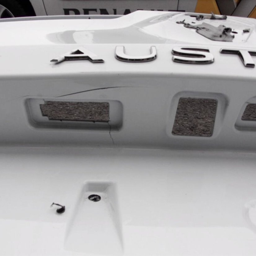 848103010R Plastic trunk lid Renault Austral, white