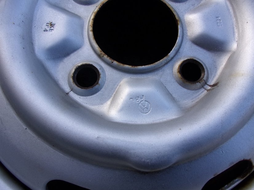 Summer/winter tire set Volkswagen Beetle, wheels 4x15 ET34 4x130x79, tires 155/80/15 82Q