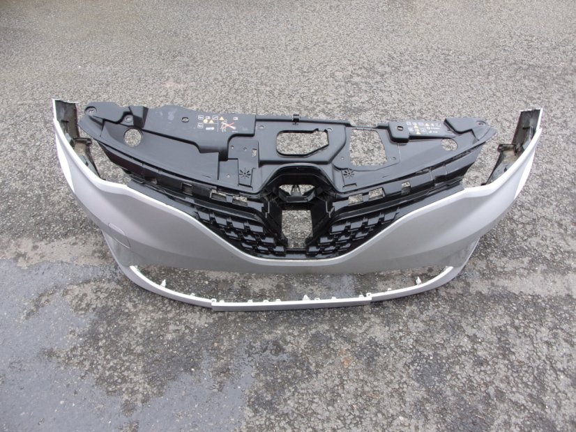 620221350R Front bumper Renault Clio V, including grille