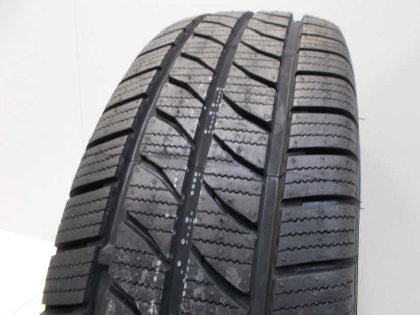 Winter truck tire 225/70/15C 112/110R TOMKET Snowroad VAN 3 8PR