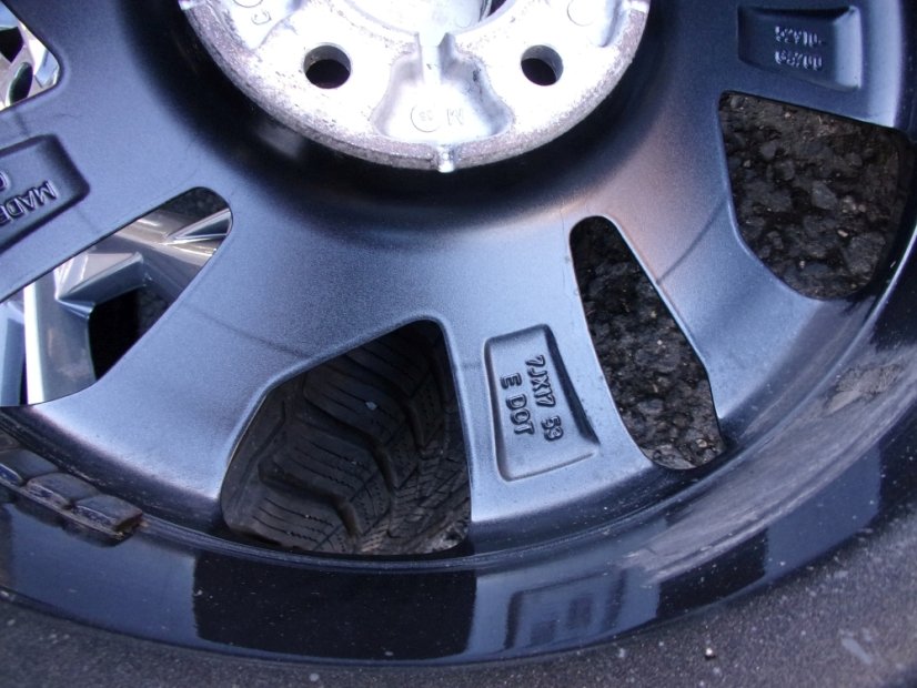 Winter set of original Hyundai alloy wheels 7x17 ET53 5x114.3x67 - tires 225/45/17 91H CONTINENTAL WinterContact TS870