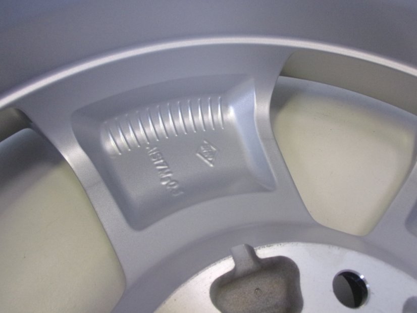 Alloy disc Dacia Duster, Renault 6.5x16 ET50 5x114.3x66 - model Cyclade 403007372R