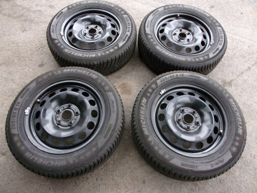 Winter tire set of Volkswagen, Seat, Skoda 6x16 ET43 5x112x57 5Q0601027 - 205/60/16 92H MICHELIN Alpin 5