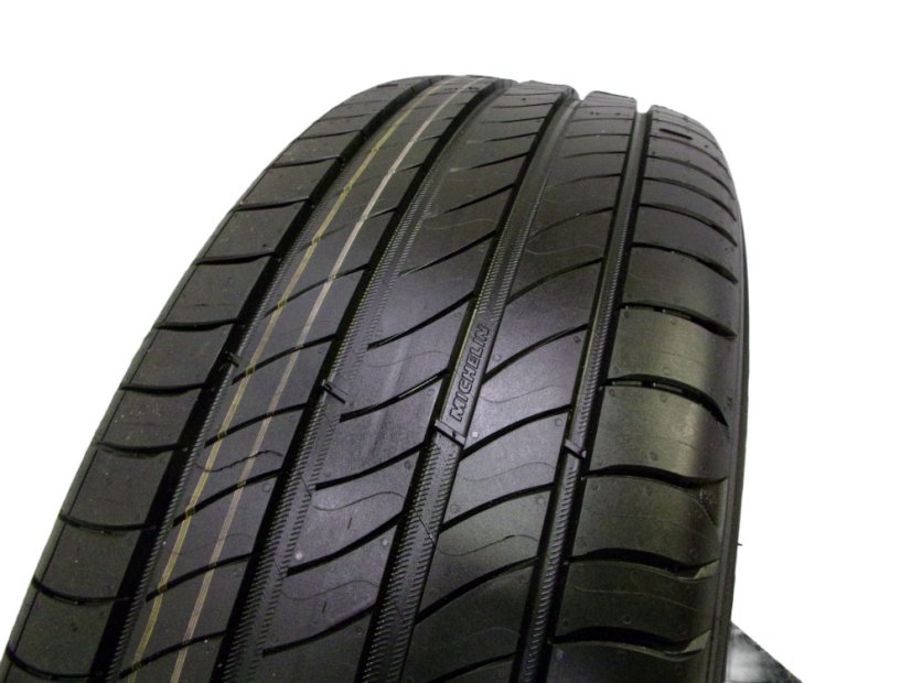 Letná obutá súprava Renault/Nissan, disky 7x19 ET32 5x114, 3x66, pneu 205/55/19 97V MICHELIN