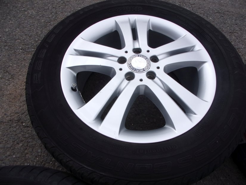 Letná obutá sada Mercedes-Benz, disky 8x18 ET67 5x112x66,5 A7514011302, pneu 255/55/18 105W CONTINENTAL