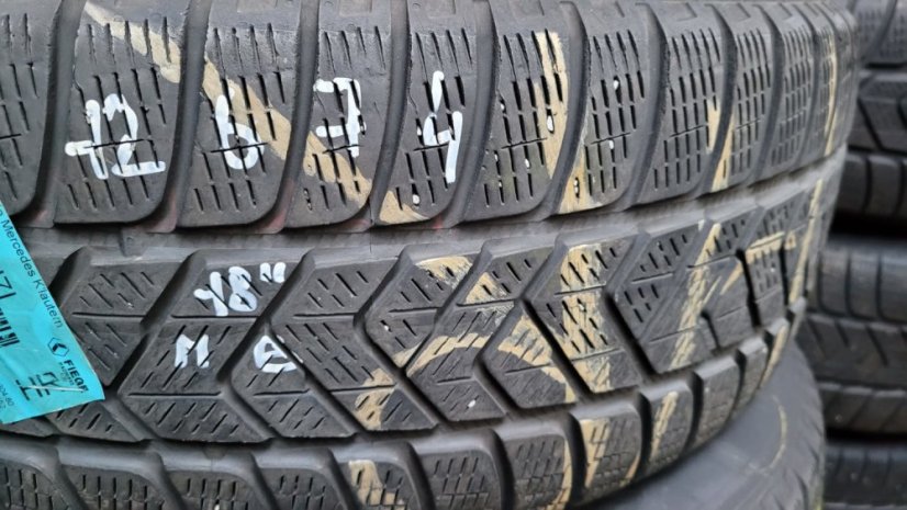 Zimní obutá sada Mercedes-Benz, alu disky 8x18 ET38 5x112x66,5 A2534010800, pneu 235/60/18 103H PIRELLI Scorpion, vč snímačů tlaku TPMS