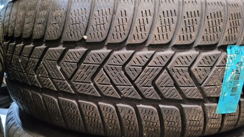 Zimní obutá sada Mercedes-Benz, alu disky 8x18 ET38 5x112x66,5 A2534010800, pneu 235/60/18 103H PIRELLI Scorpion, vč snímačů tlaku TPMS