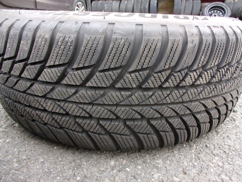 Winter tire set of steel wheels BMW 16590101, 7x16 ET31, 5x120x72.5 - 205/60/16 92H BRIDGESTONE Blizzak LM001 Runflatt