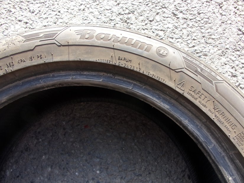 Winter tire 215/50/17 95V BARUM Polaris 5 XL