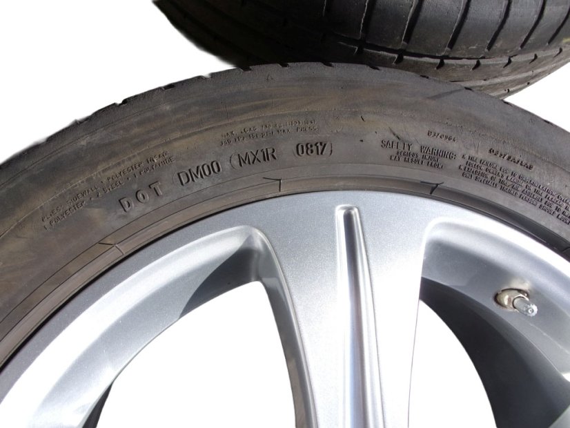Letná obutá sada Mercedes-Benz, alu disky 7,5x17 ET40 5x112x66,5 A2134011200, pneu 225/55/17 97Y DUNLOP Sport Maxx