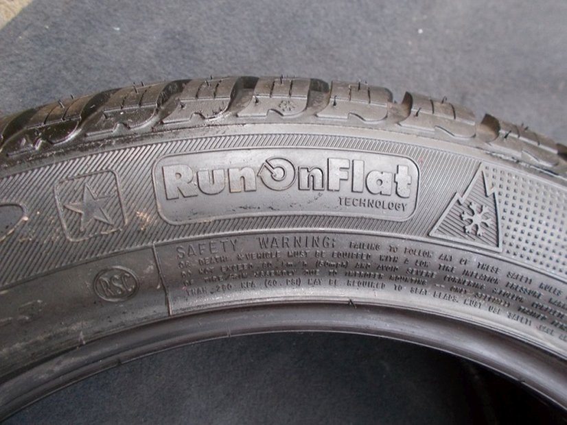 Winter tire 225/50/17 94H GOODYEAR Eagle UltraGrip RUNFLAT