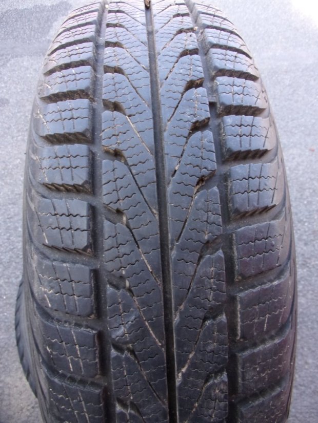 All-season tire 175/70/13 82T TOYO Vario V2+