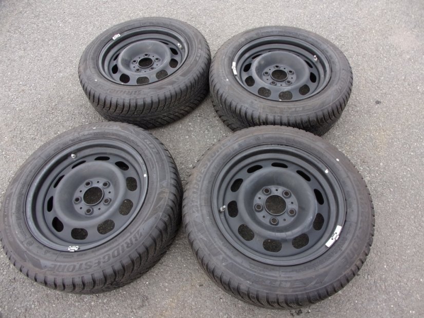 Winter tire set of steel wheels BMW 16590101, 7x16 ET31, 5x120x72.5 - 205/60/16 92H BRIDGESTONE Blizzak LM001 Runflatt