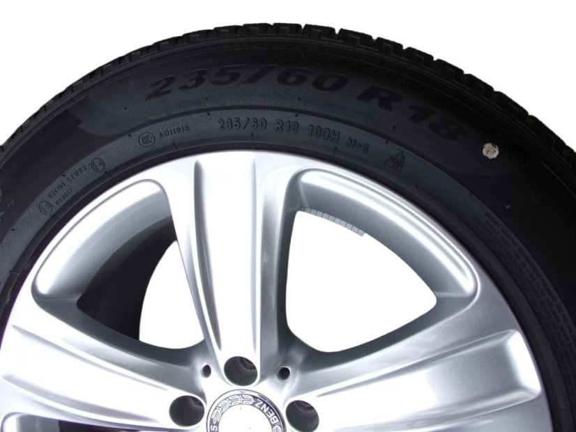 Zimná obutá sada Mercedes-Benz, disky 8x18 ET38 5x112x66,5, pneu 235/60/18 103H PIRELLI