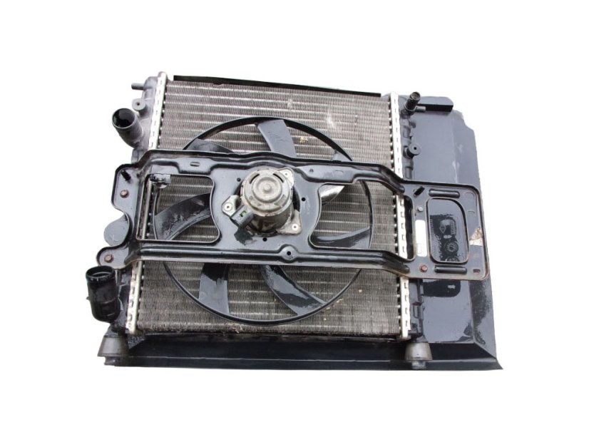 Radiator + cooling fan + plastic around the radiator Renault Clio II 1.2i 43 kW