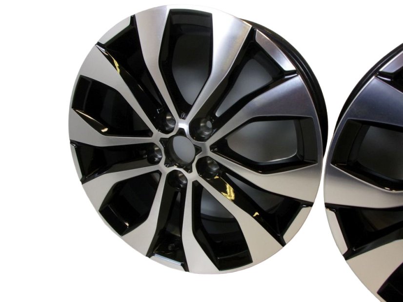 Renault 7x17 ET43 5x114,3x66, model Vereste 403000483R