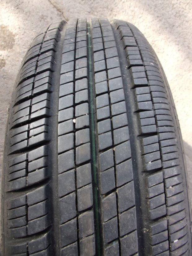 Summer tire 165/70/14 81T DUNLOP SP10
