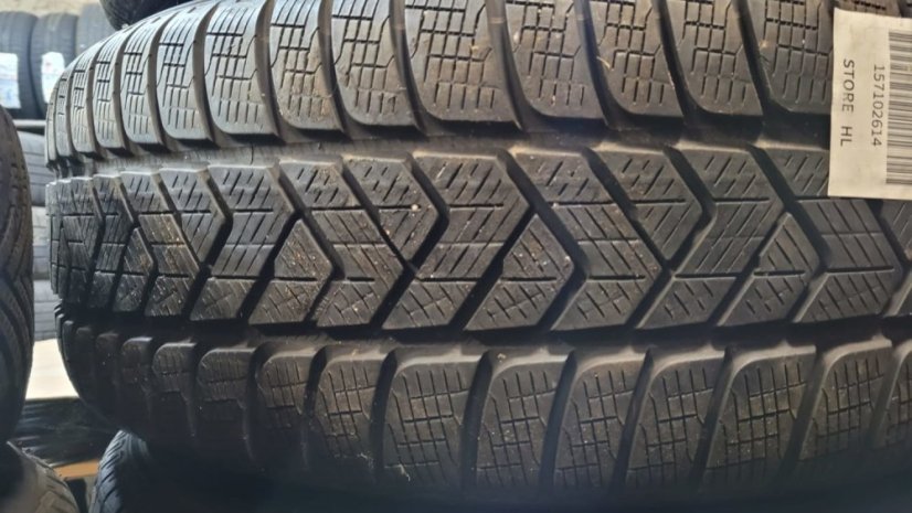 Zimní obutá sada Mercedes-Benz, alu disky 8x18 ET38 5x112x66,5 A2534010800, pneu 235/60/18 103H PIRELLI Scorpion, vč snímačů tlaku TPMS