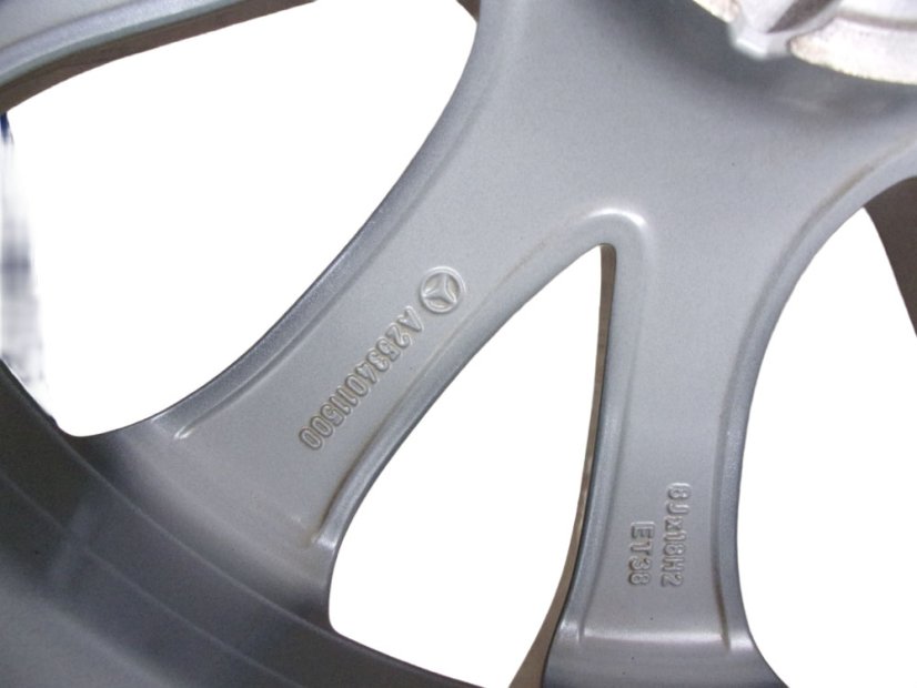 Mercedes-Benz winter tire set, wheels 8x18 ET38, 5x112x66.5 A2534011500, tires 235/60/18 103H BRIDGESTONE Blizzak LM80 Evo