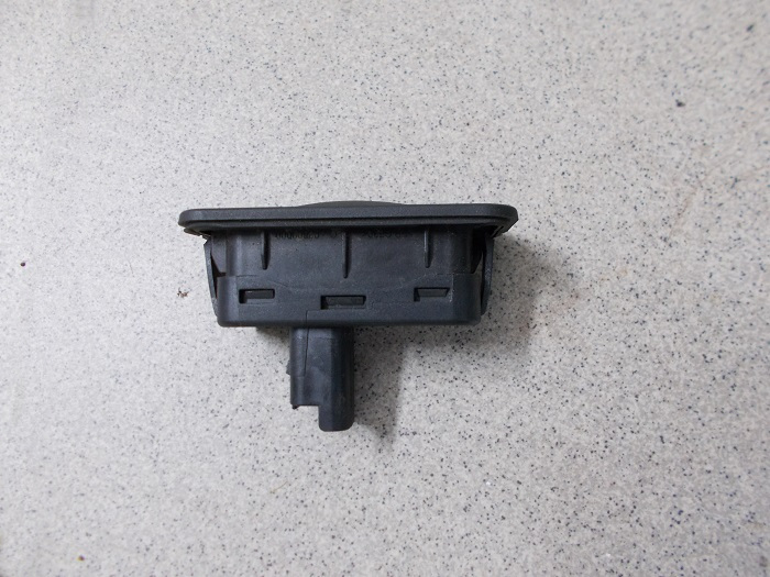 8200076256 Micro-interrupteur de hayon Renault Laguna, Megane, Scenic..